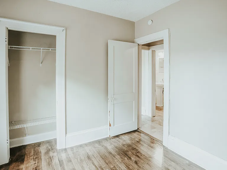 404 SE 8th Street — Photo 11