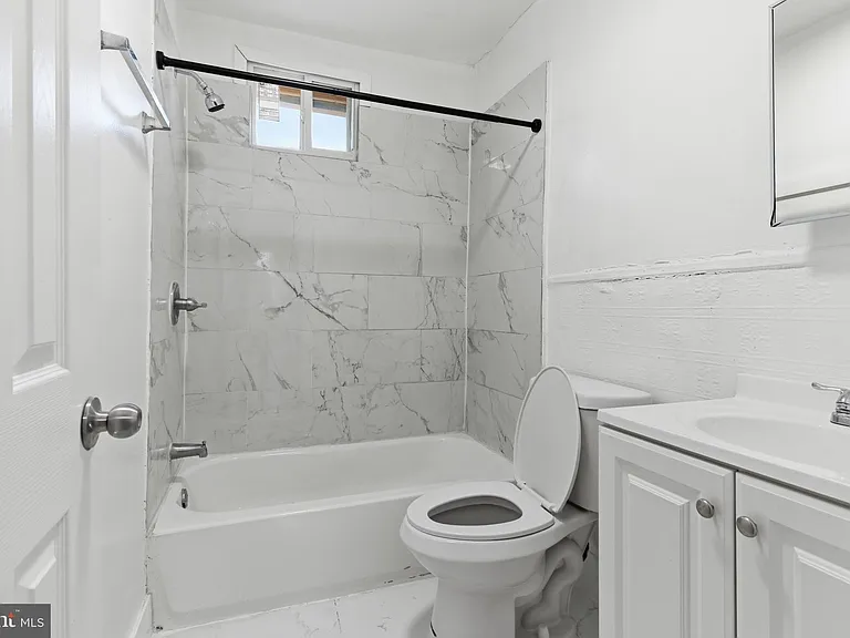 3906 N Delhi St — Photo 6