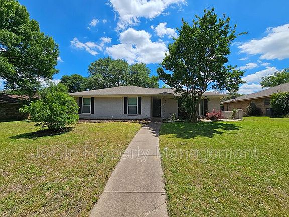 2nd image of 216 Wesley Dr