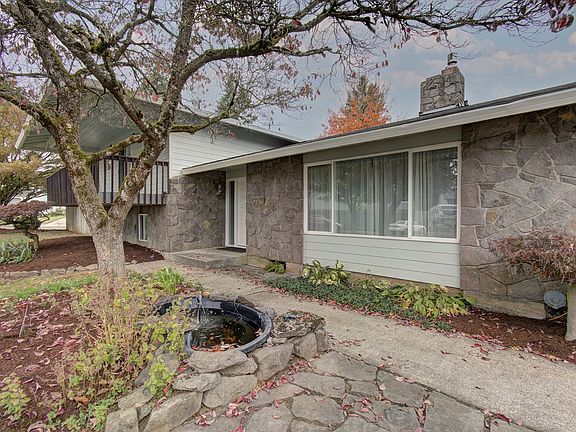4th image of 8813 NE 130th Ct
