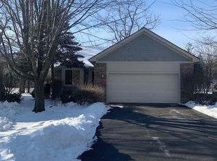 4044 Boulder Pond Dr, Ann Arbor, MI 48108