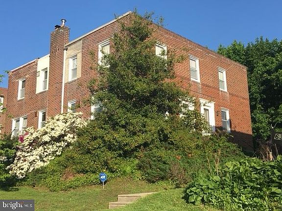 3rd image of 635 W Park Ln