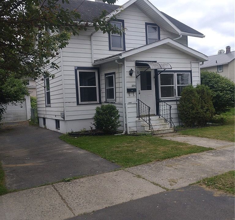 1st image of 204 Shepler St