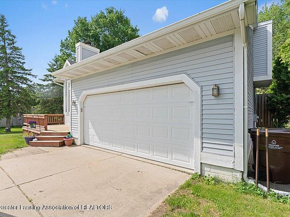 3rd image of 1628 W Herbison Dr