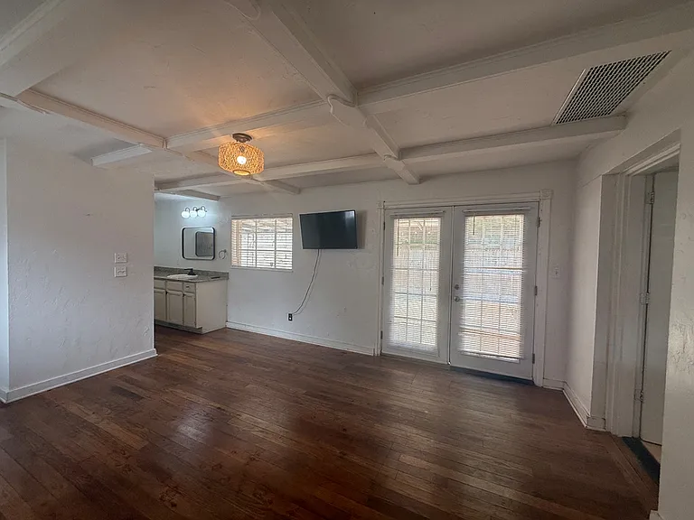 3105 NW 21st St — Photo 14