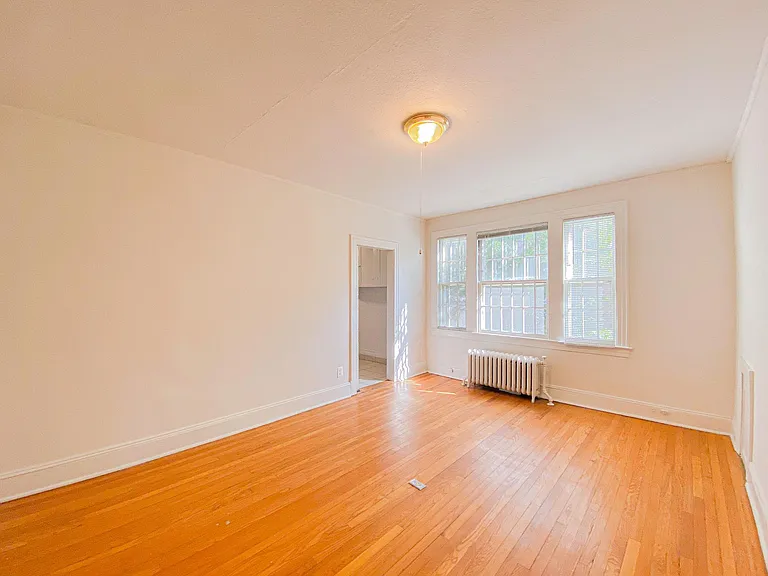 702 Farmington Ave #A3 — Photo 4
