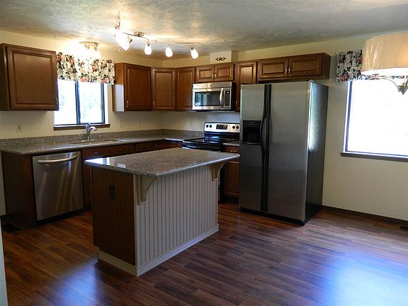 5th image of 1215 E Stanley Dr