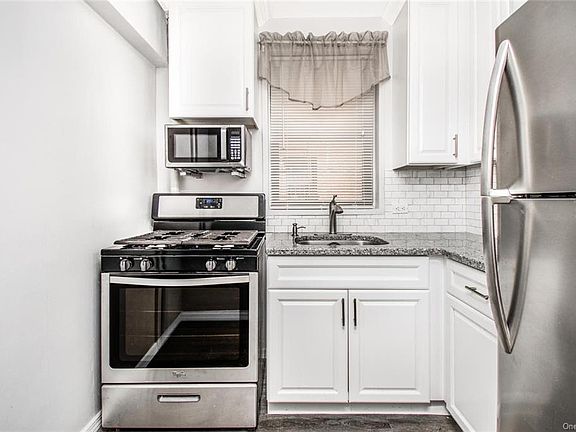 4th image of 3215 Arlington Ave APT 3F