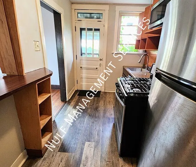 4224 Geneva St — Photo 2