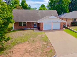3301 Oak Grove Dr, Midwest City, OK 73110