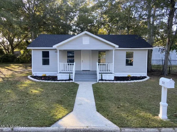 212 S Steele Ave, Picayune, MS 39466