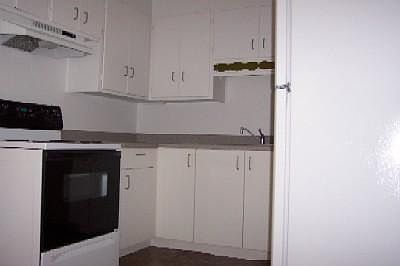 2nd image of 87 N Canyon St