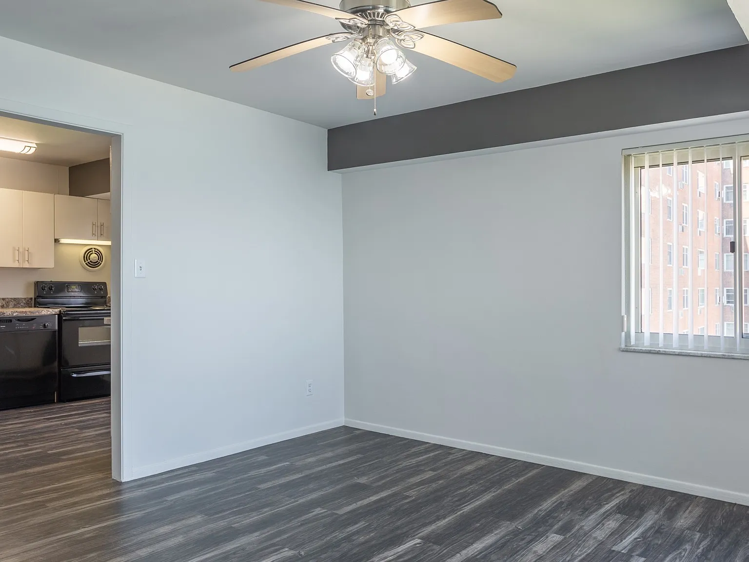 Shoreham Apartments — Photo 4
