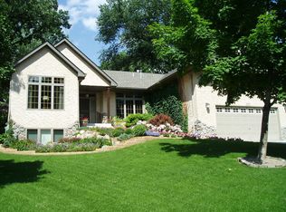2034 Irene St, Roseville, MN 55113