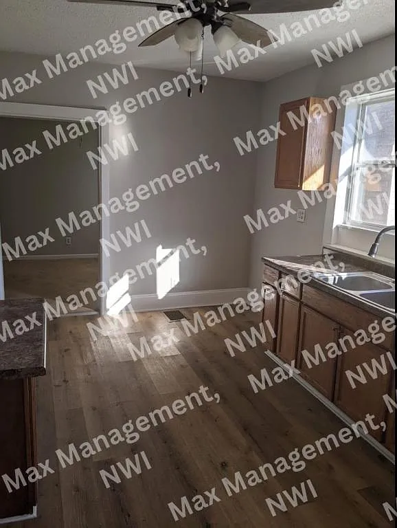 3924 Catalpa St, 2R — Photo 1