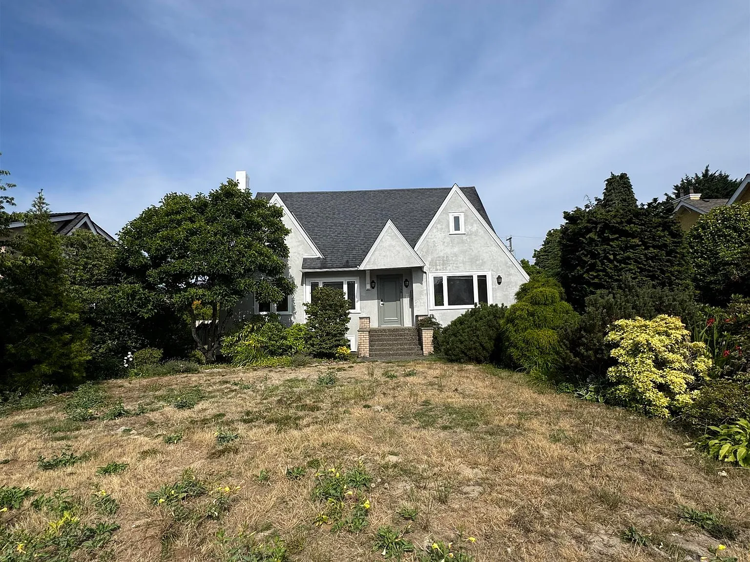 3 bed, 2300 sqft, $6,000 — Photo 1