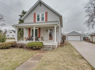 726 Main St, Wrightstown, WI 54180