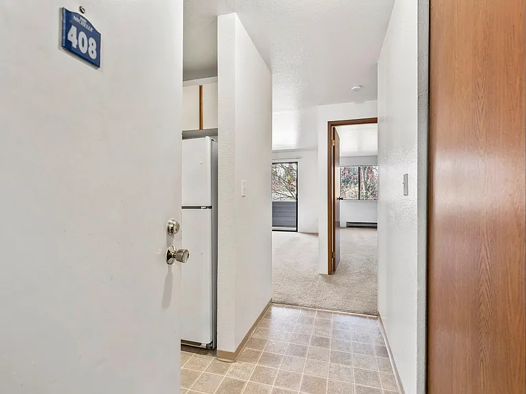 Michelle Apartments — Photo 18
