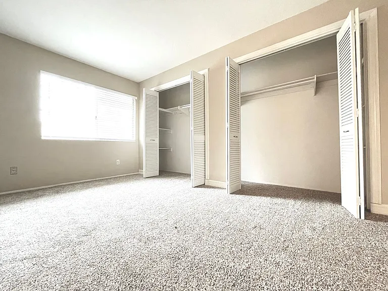 11329 Avenida De Los Lobos #G — Photo 23