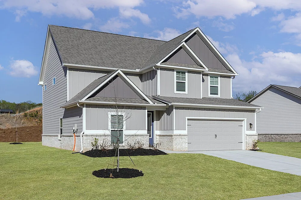 4 bed, 2.5 bath, 2476 sqft, $2,450 — Photo 1