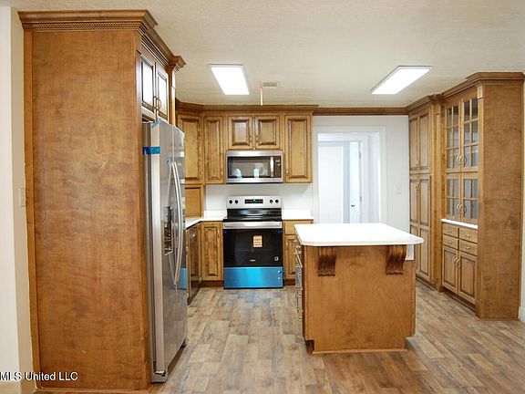 3rd image of 1106 Resca De La Palma St