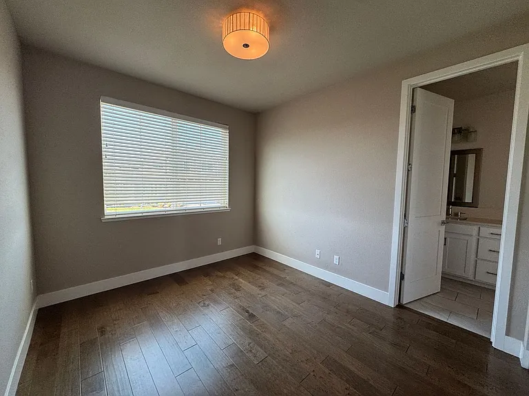 1845 Palisades Dr — Photo 22