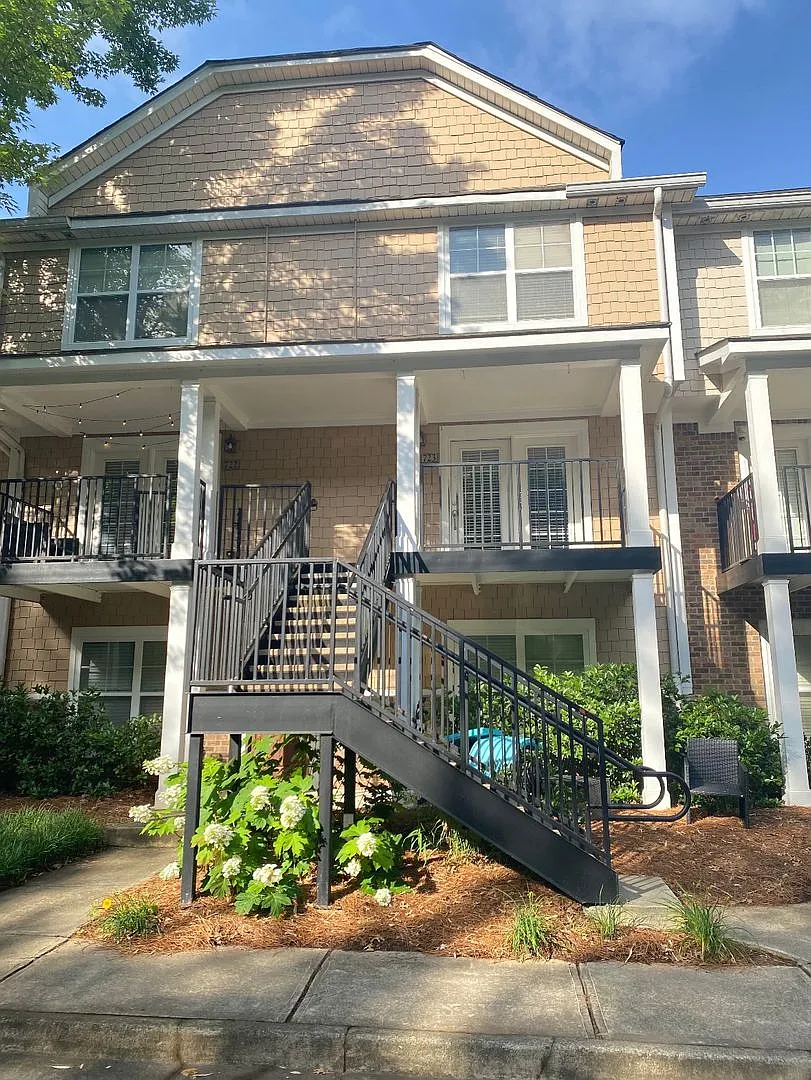 2 bedroom, 2 and 1/2 bathroom condo at the Summit — Photo 1