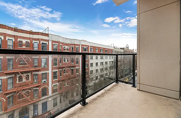 Rented by REAL New York | media 10