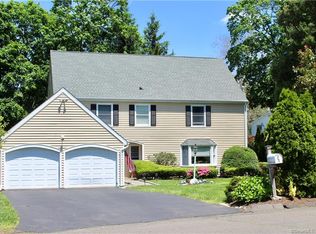 1 Fieldstone Rd, Stamford, CT 06902