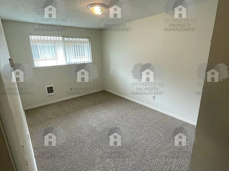 280-286 Evergreen St #291-307 — Photo 17