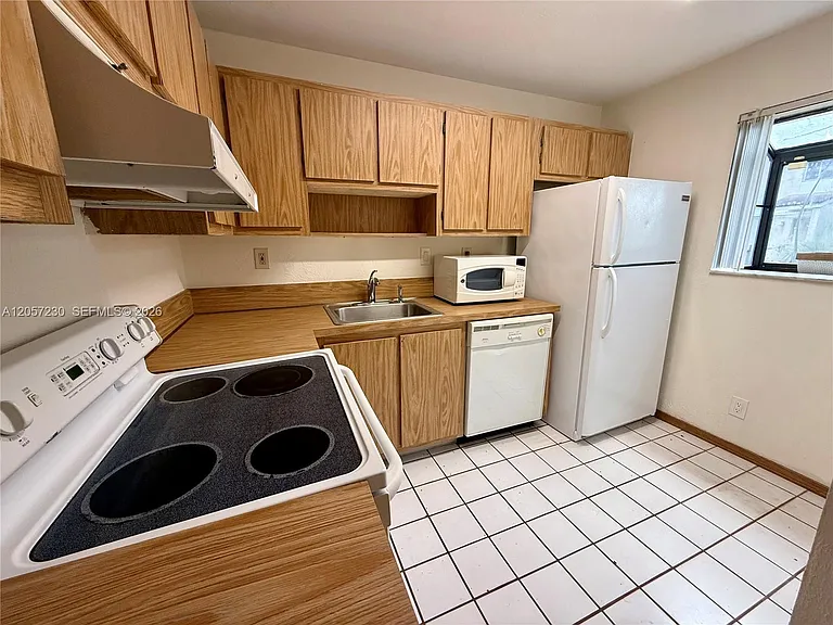 114 Gardens Dr #104 — Photo 5
