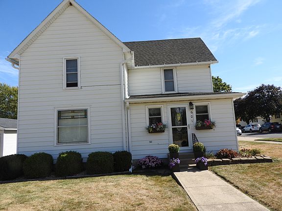4th image of 601 1st St N