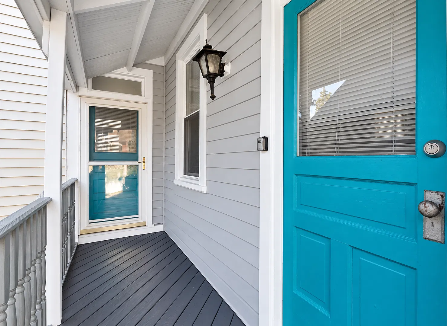 Beautifully Renovated 3-Bedroom Home with Off-Street Parking in South City — Photo 3