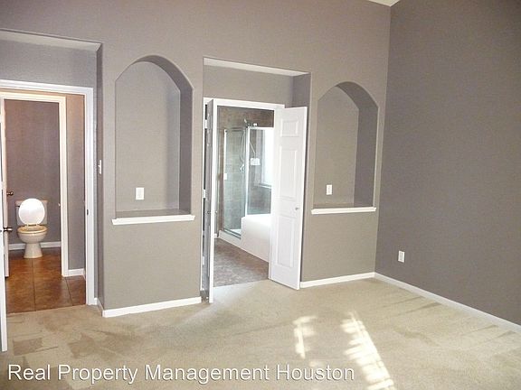 5th image of 14634 Gervaise Dr