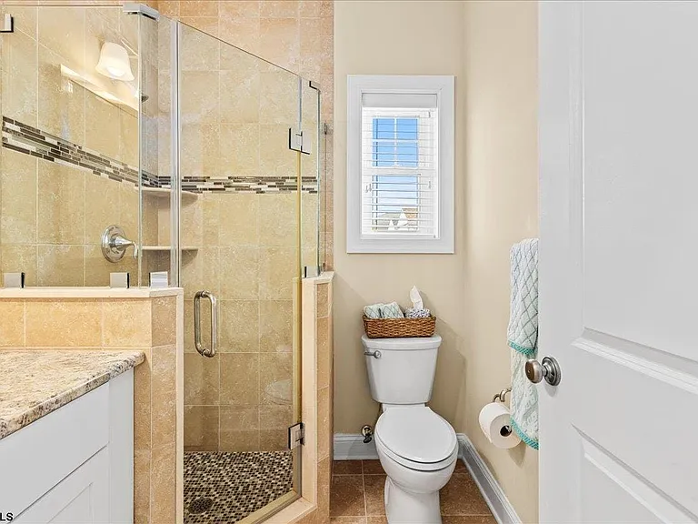 16 S Decatur Ave — Photo 23