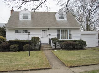 3027 Xavier Pl, Oceanside, NY 11572