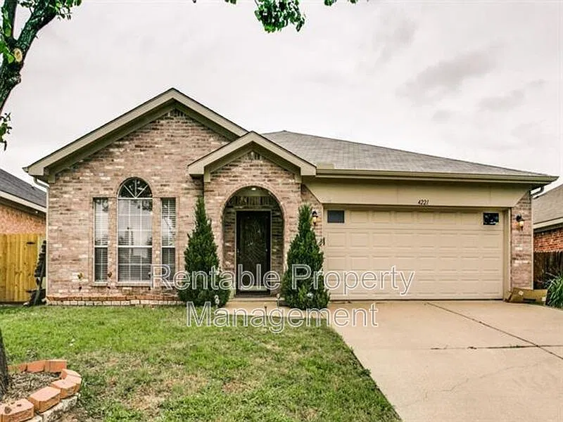 4221 Park Village Ct