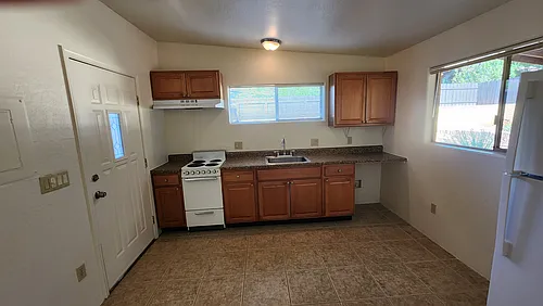 325 View Dr #B Photo 1