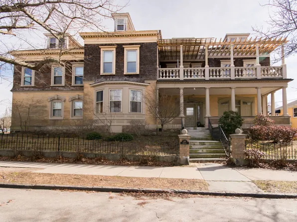 207 Broadway #302, Newport, RI 02840