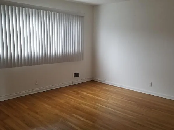 2136 E 71st St, Brooklyn, NY 11234