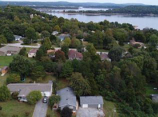 16478 Rainbow Dr, Rogers, AR 72756