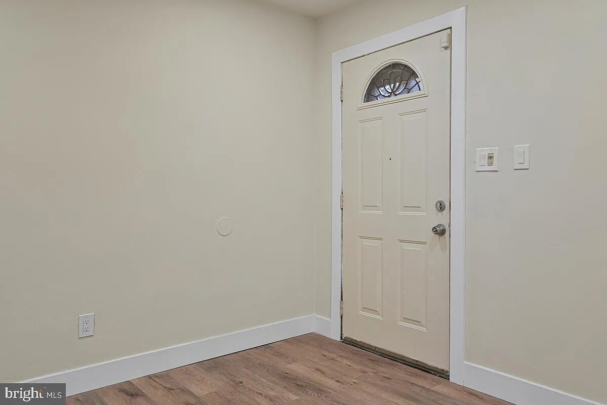3427 B St SE — Photo 3