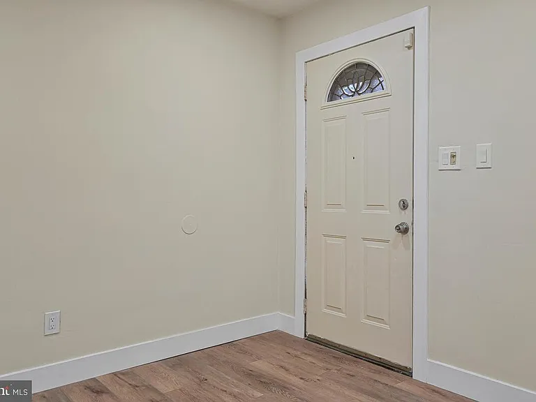 3427 B St SE #1 — Photo 3
