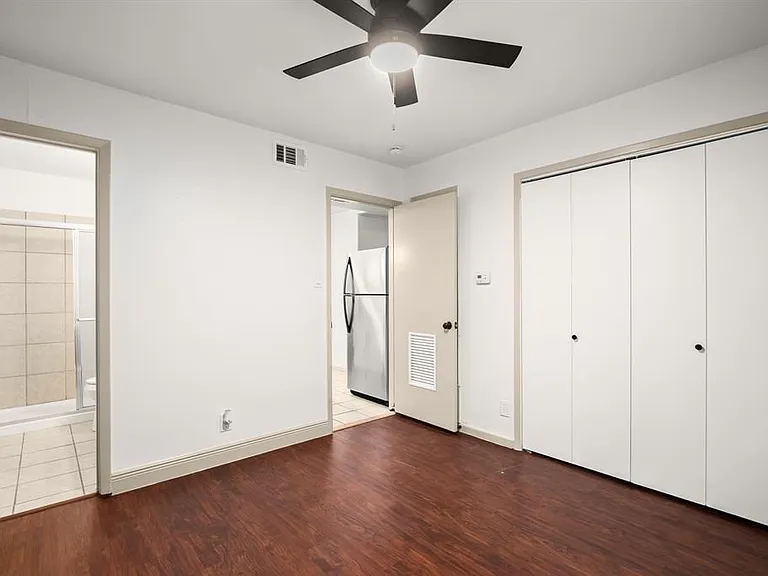 1010 W 23rd St #3 — Photo 6