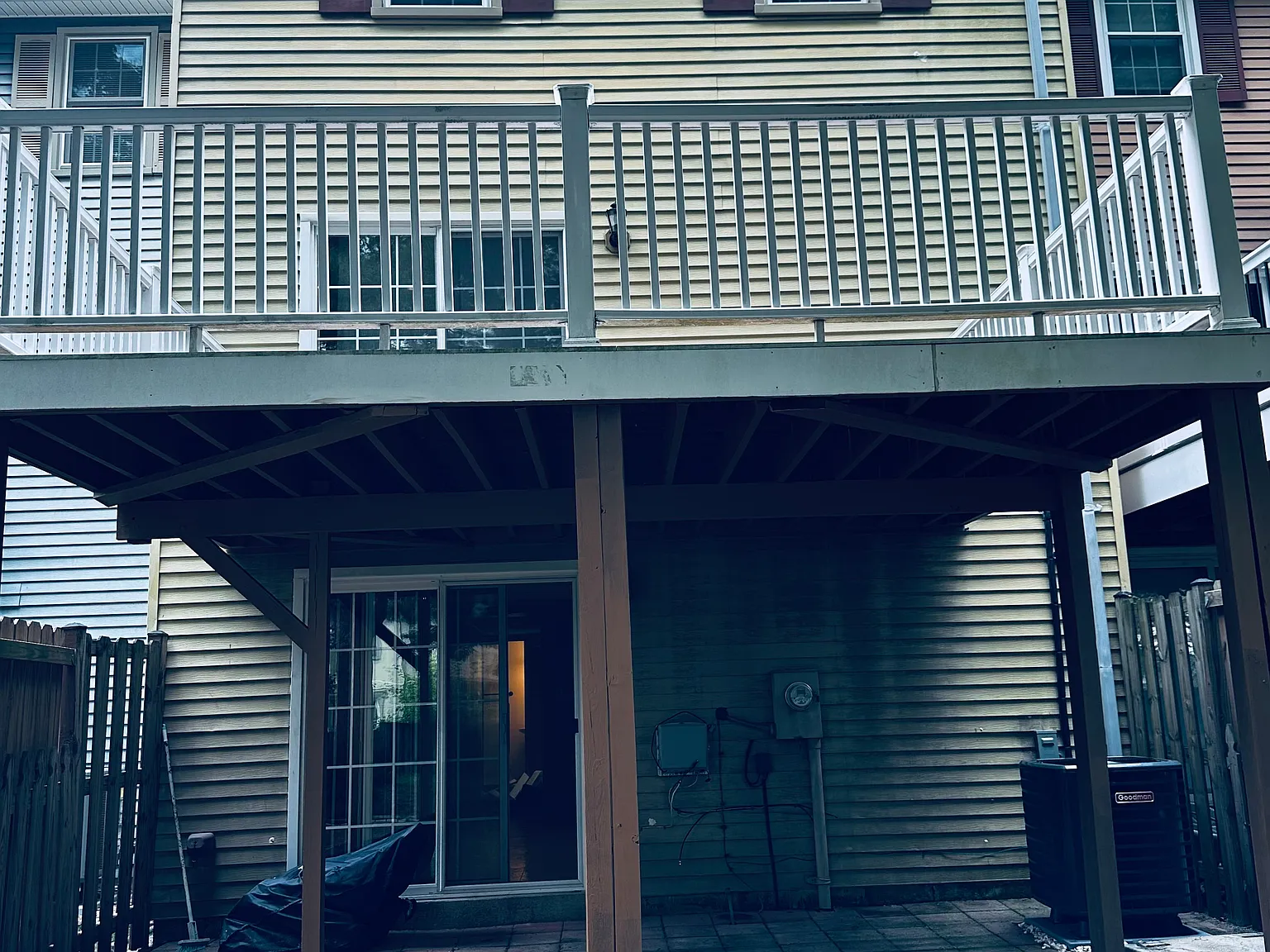 3 bed, 2.5 bath, 1850 sqft, $3,100 — Photo 2