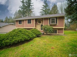 1240 NE Magnum Ct, Bremerton, WA