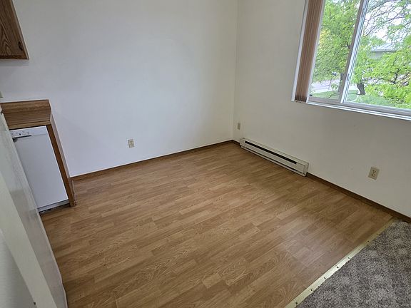 3rd image of 440 Jersey Ave NE #12