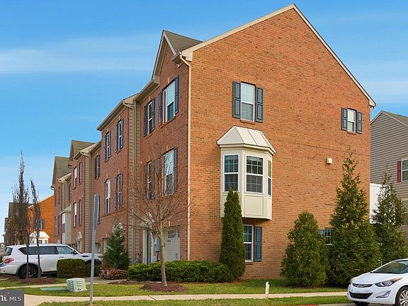 3rd image of 7300 Summit Rock Rd