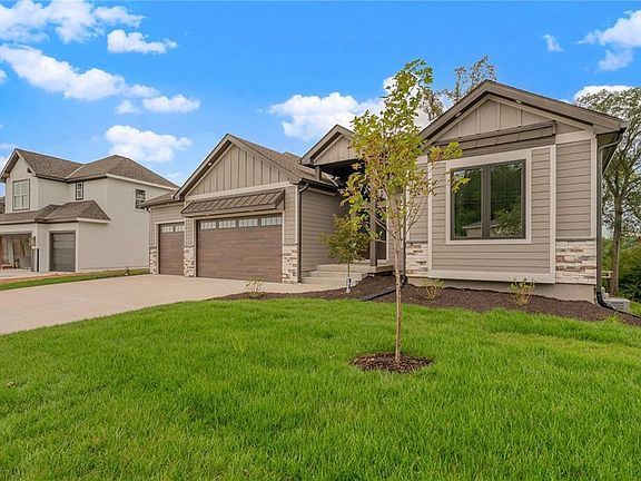 3rd image of 13548 Terrace Park Dr