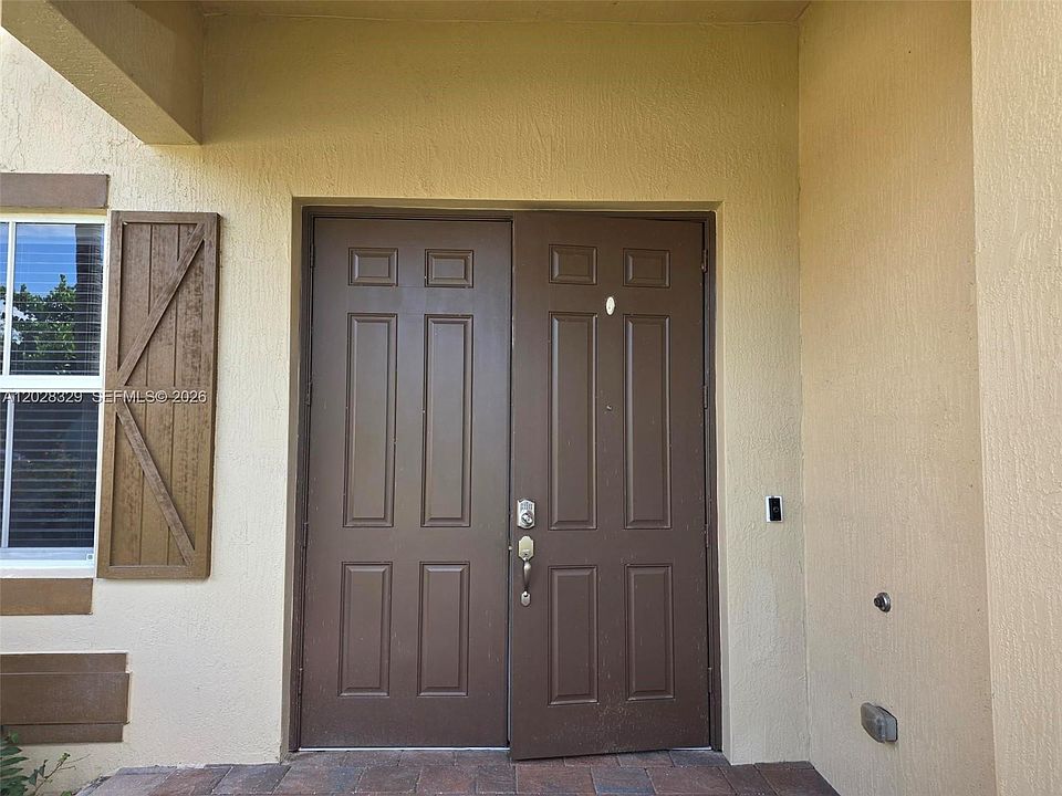 1st image of 8671 Lakeside Bnd